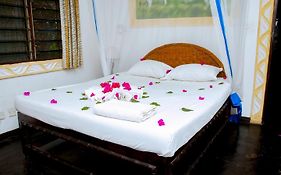 Breeze Point Hotel